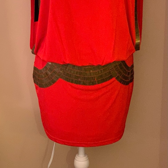 BEBE NWT PARTY DRESS BRIGHT ORANGE WITH GOLD DETAIL SIZE MEDIUM. - Picture 3 of 10